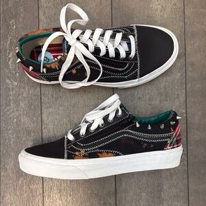NEW! Vans Old Skopl Zip Tartan Daze Spike Sneakers, unisex. Mens 6, Womans 7.5